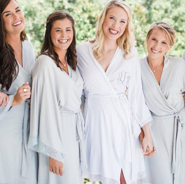 jersey lace robes for bridesmaids on the wedding morning
